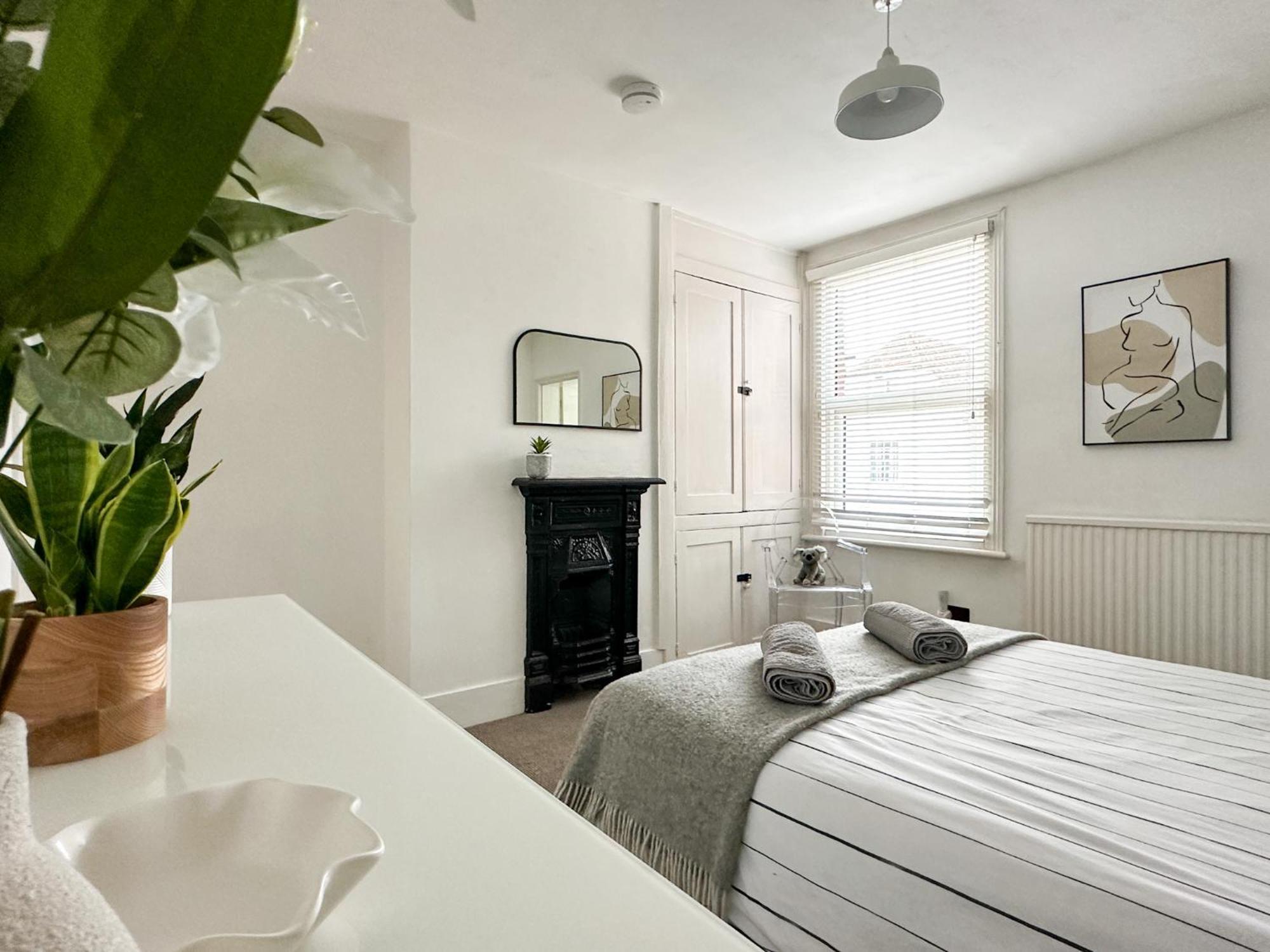 Love Lane - Cosy & Modern City Centre Guest Suite Кентербері Екстер'єр фото